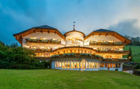 Отель Hotel Christoph  Оланг